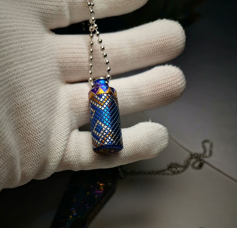 Pure titanium waterproof sealed cabin pendant