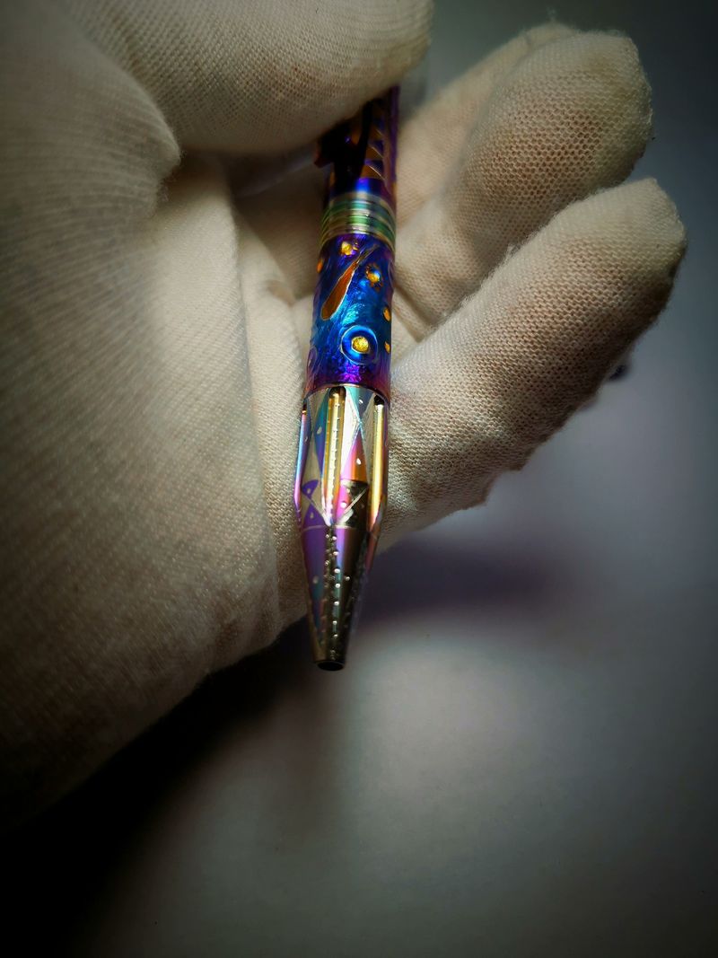 Brand - new titanium alloy bolt - action pen