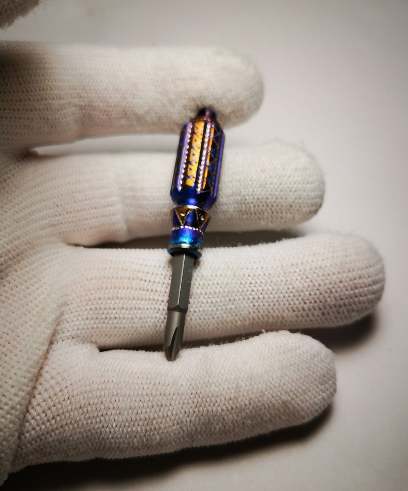 Mini titanium alloy screwdriver